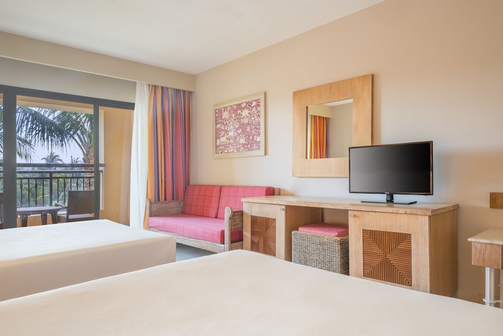 Premium, Single, 2 Double Beds, Near the Pool