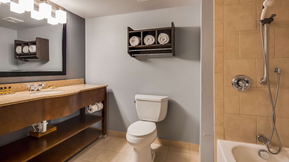 Best Western Plus Champaign/Urbana Inn 31/33