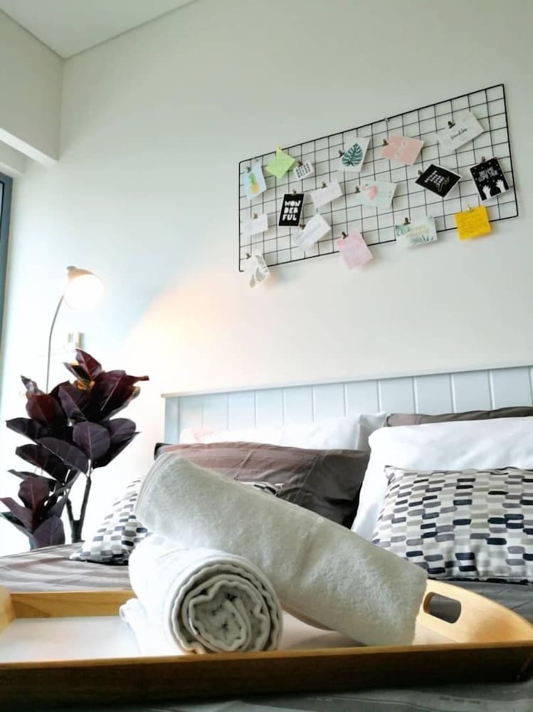 Summer Suites Residences By Subhome 8/68