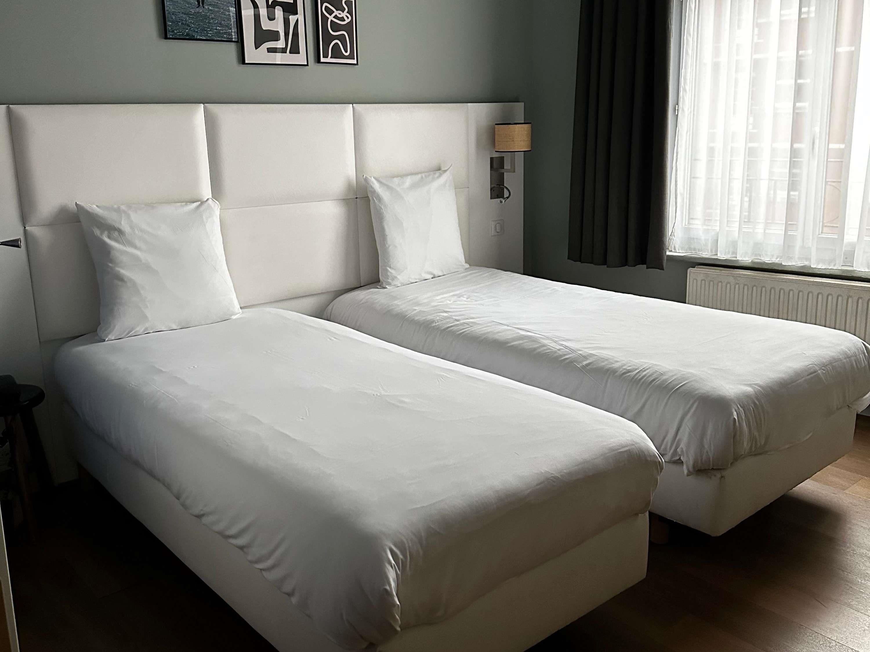 Pop, Twin Beds, Convertible King Bed