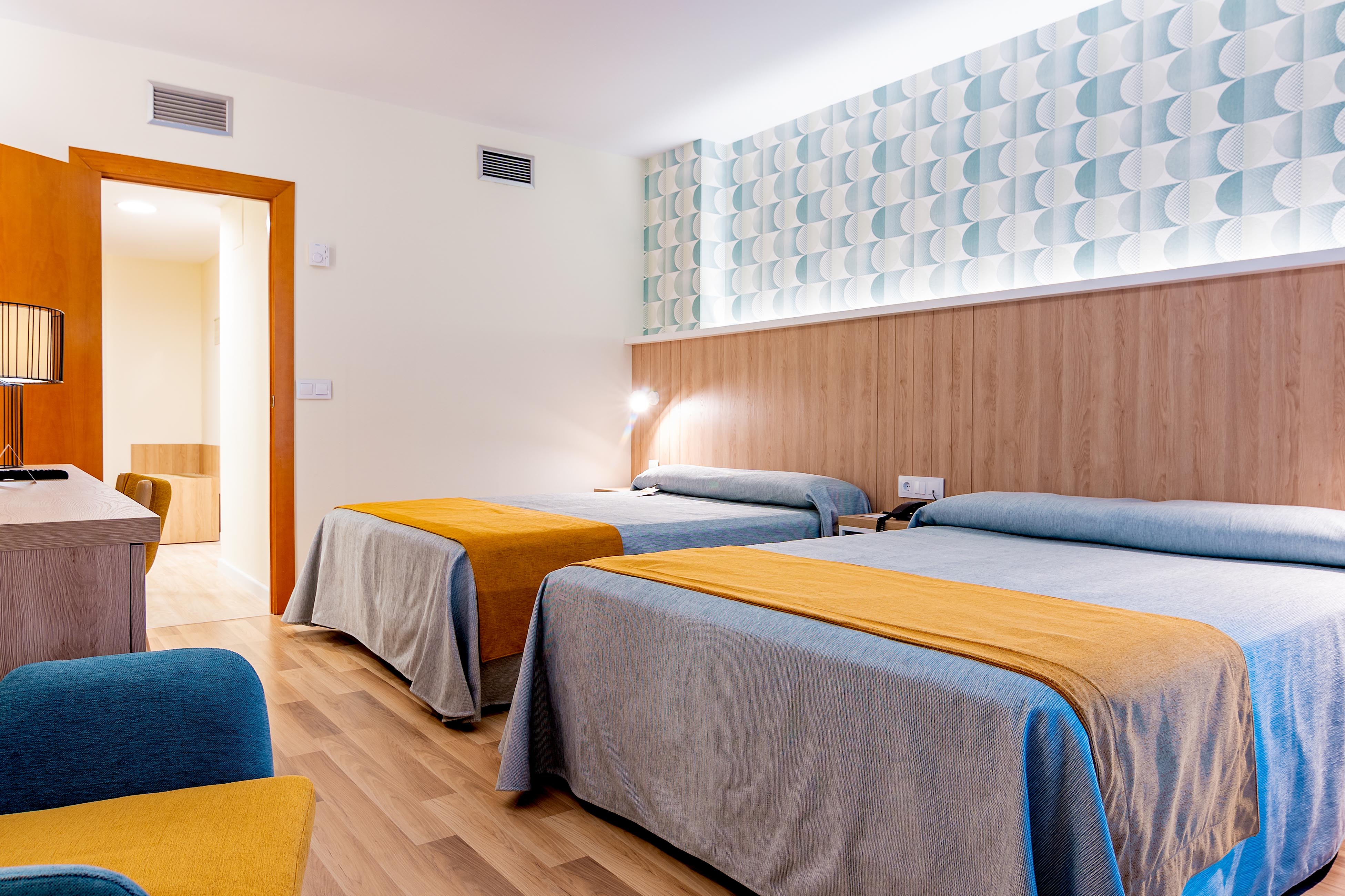 Room, Lateral Side Sea View