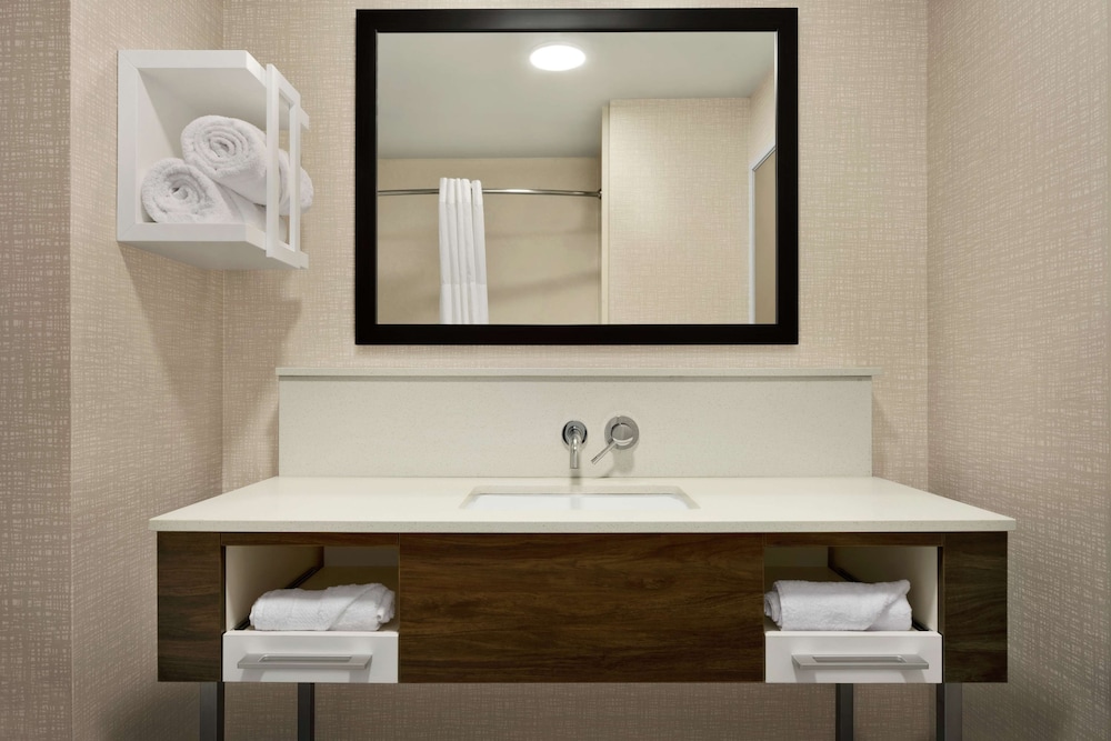 Hampton Inn & Suites Tacoma/Puyallup 25/56