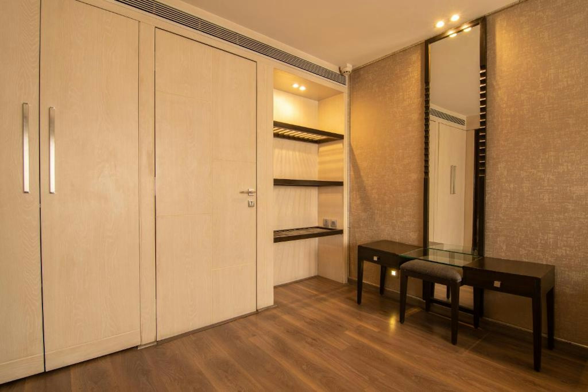 Halcyon Hotel Residences 46/55