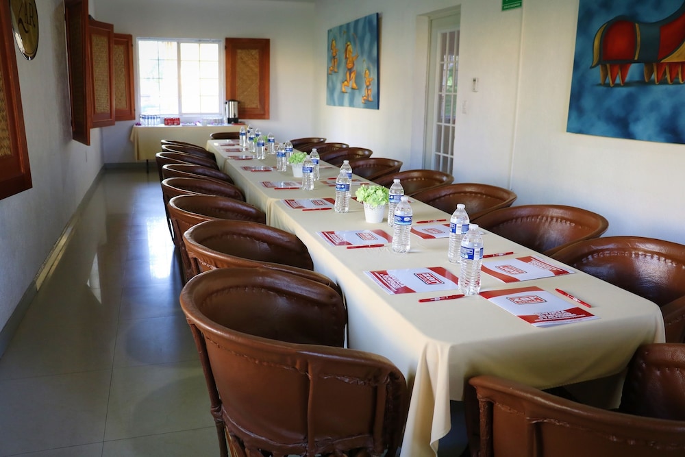 Hotel Zar Colima 35/48