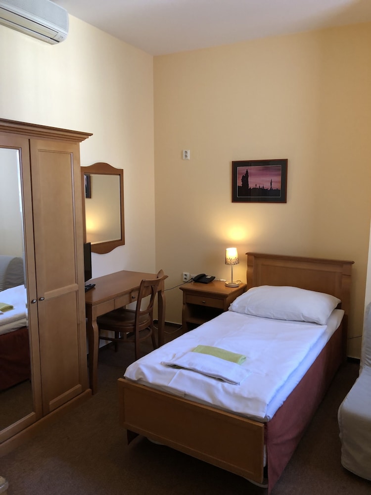 Brezina Pension 25/52