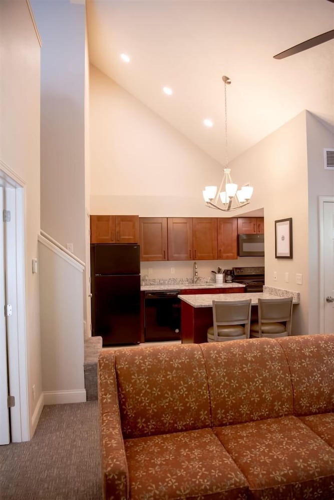 Chase Suite Hotel Lincoln 5/71