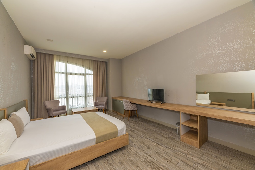 Agora Suites 10/67
