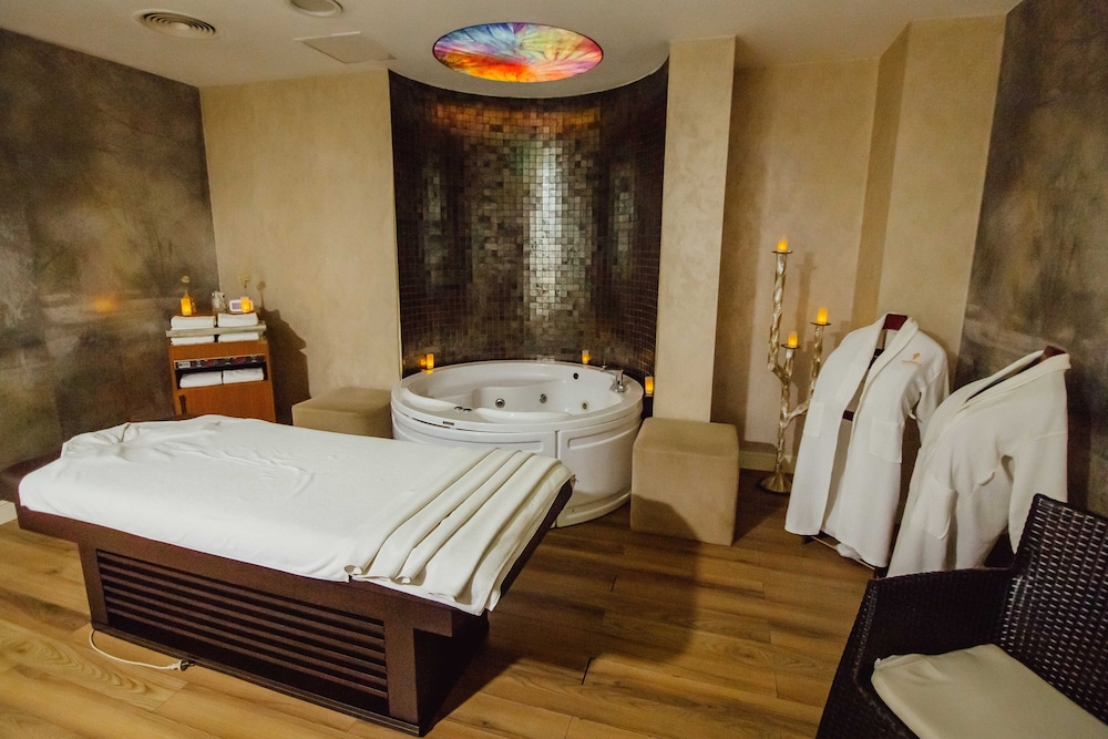 JRW Welmond Hotel & Casino Batumi 13/50