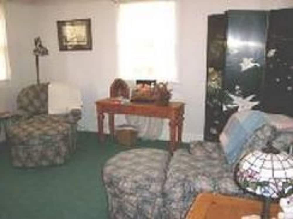 Brookview Manor Inn of the Poconos 32/51
