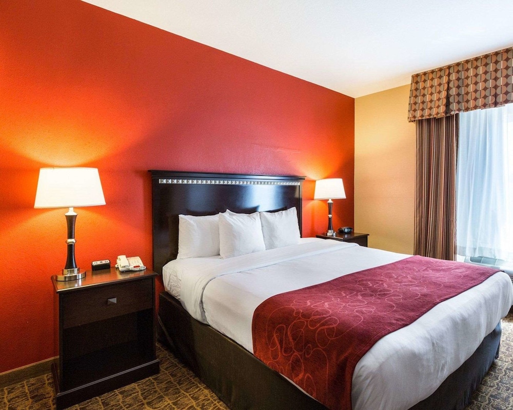 Spark By Hilton Pearland 8/37