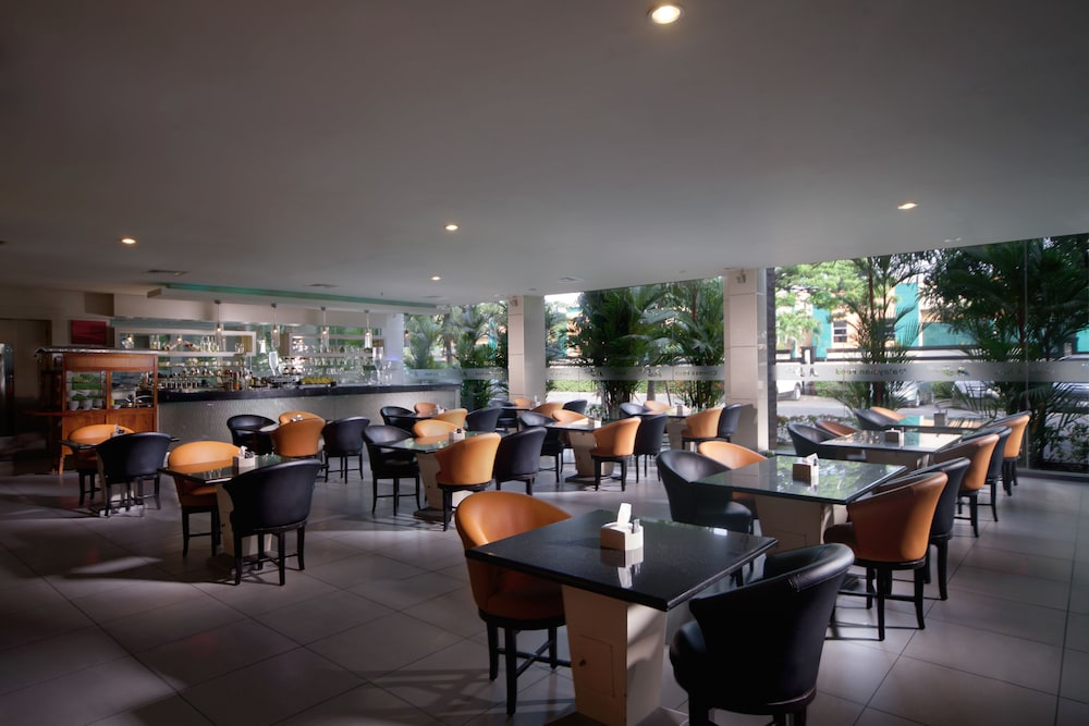 FM7 Resort Hotel Jakarta Airport 31/38