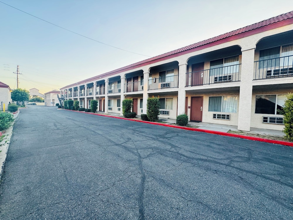Casa Blanca Hotel & Suites Azusa 30/37