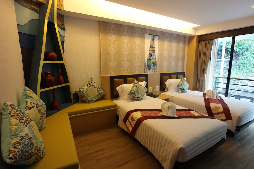 Phi Phi Nice Beach Hotel Hip 34/73