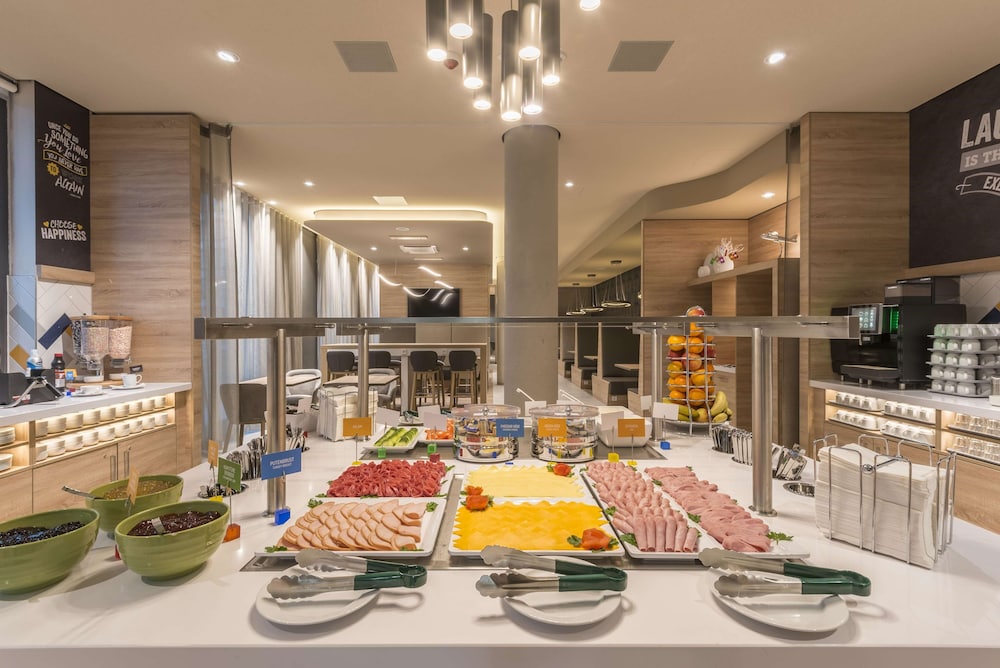 Hampton By Hilton Frankfurt Airport 34/38