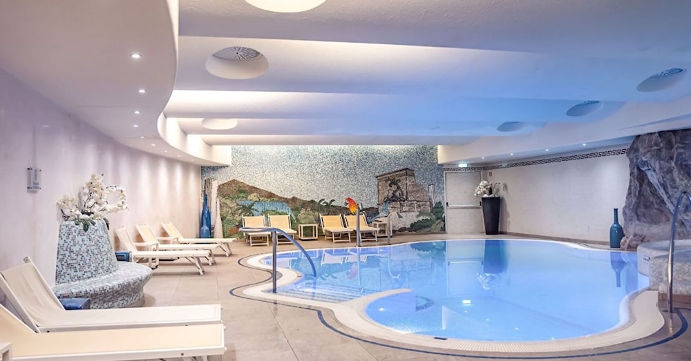 DEPENDENCE DEL PARCO 16/54