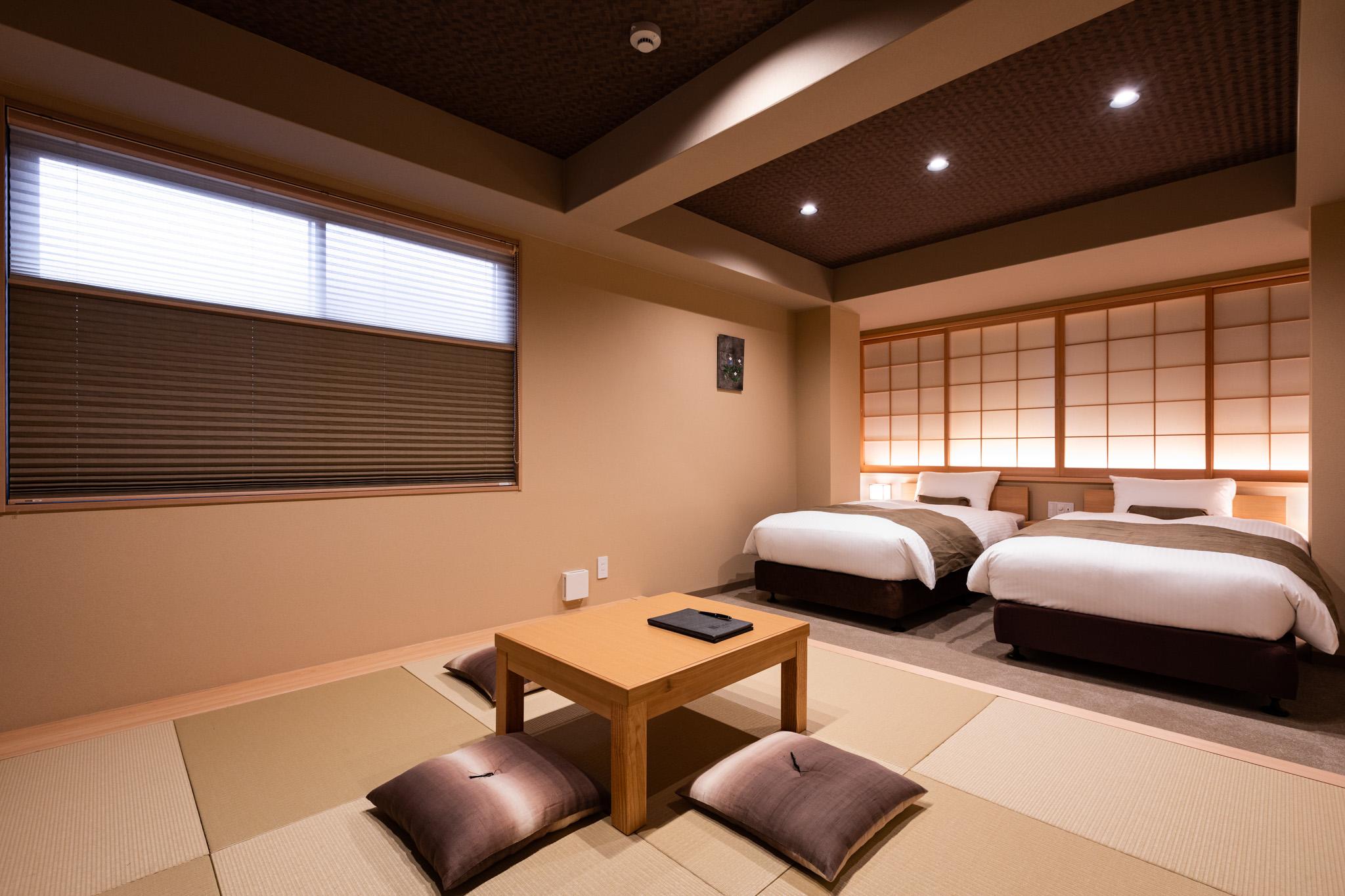Moderate, Twin Beds, 2 Futon Beds