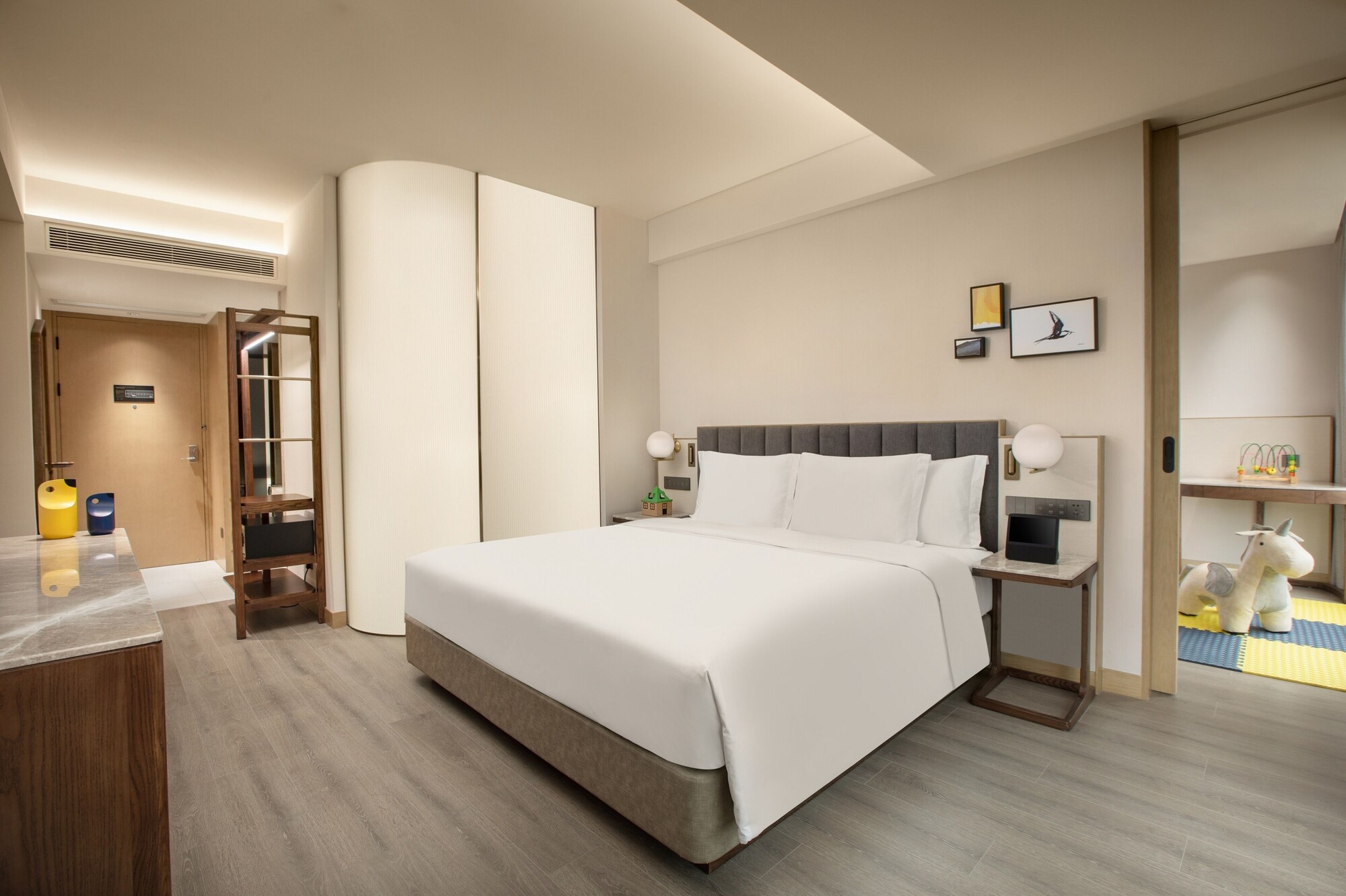Kids Theme, Premium, 1 King and 1 Single Beds