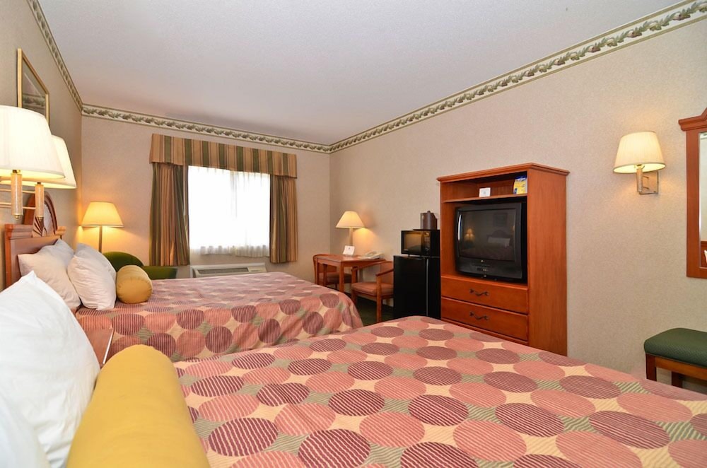 Holiday Inn Express Toledo West Napoleon 25/65