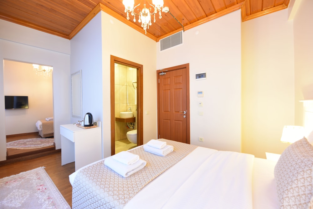 Elyka Hotel 11/28