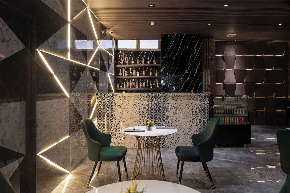 Acnos Hotel 36/50