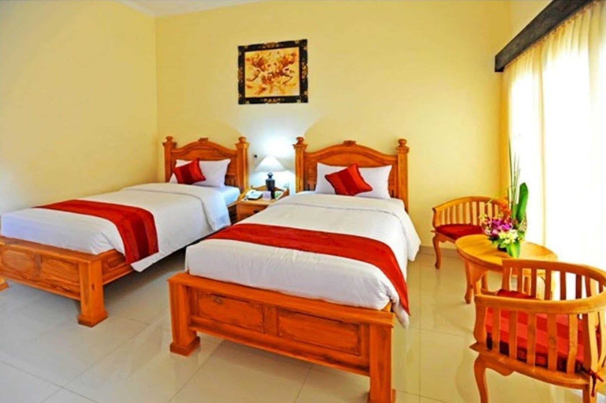 DELUXE, DOUBLE OR TWIN BED