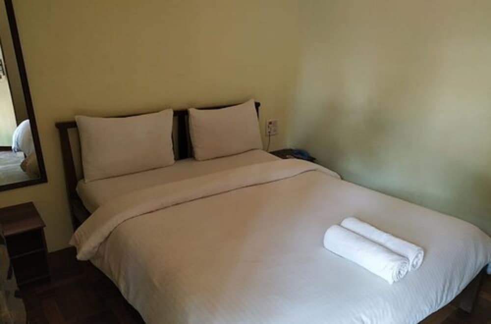 West End Hotel 25/49