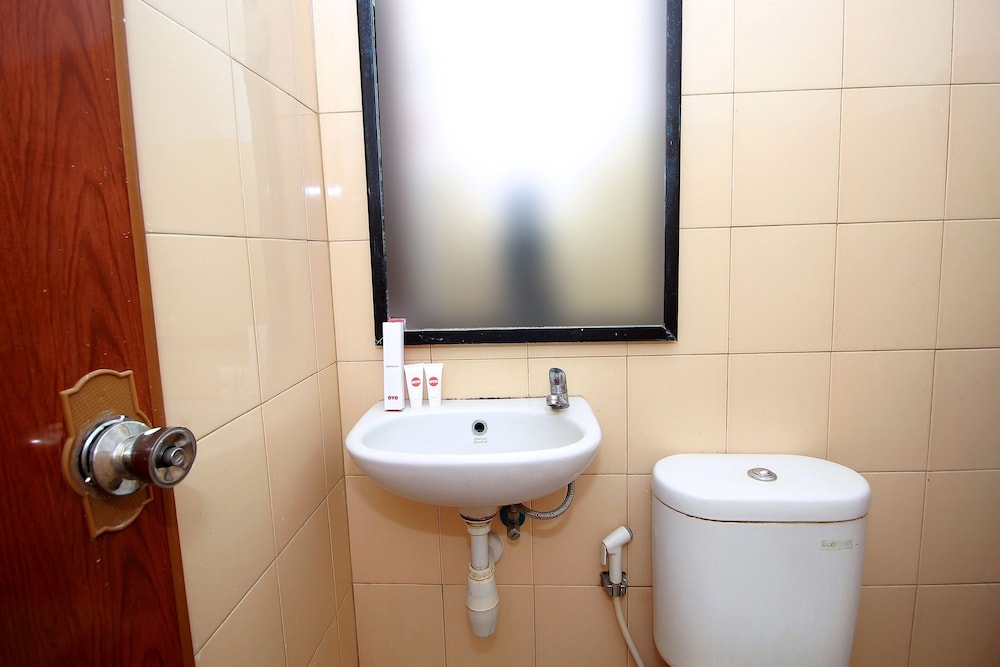 OYO 1678 Jati Exclusive Homestay 41/45