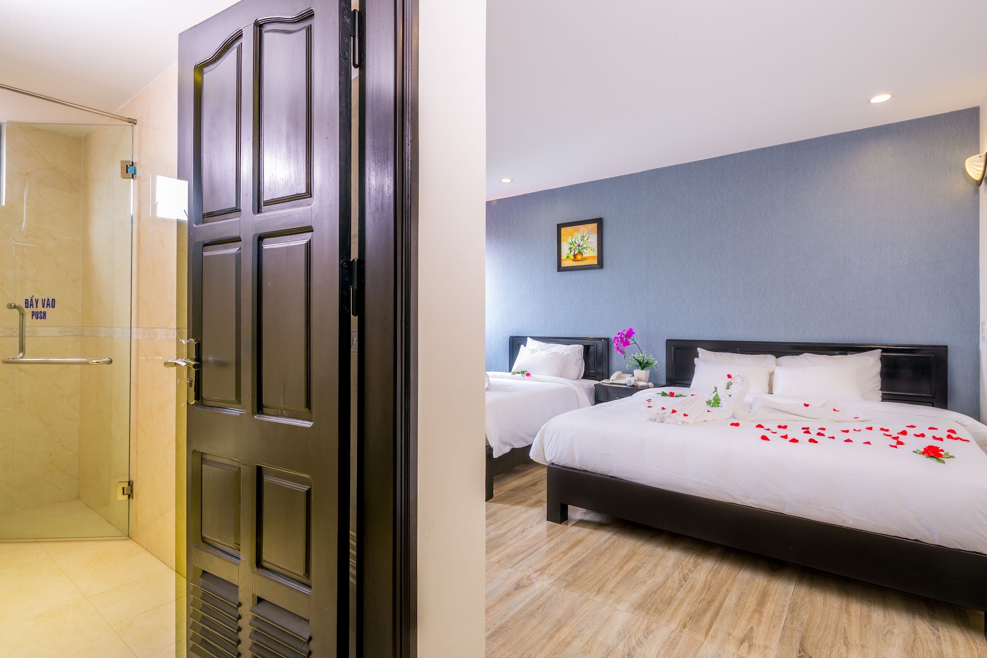 1 BEDROOM, DELUXE, TRIPLE