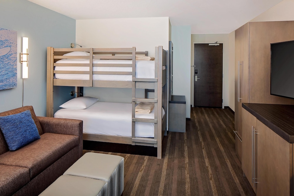 Hyatt House Across From Universal Orlando Resort 14/50