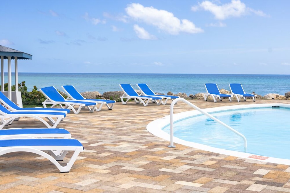 OceanBlue Resort 44/50