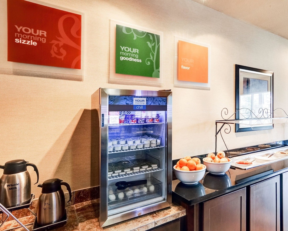 Comfort Suites Arlington - Entertainment District, TX 29/33