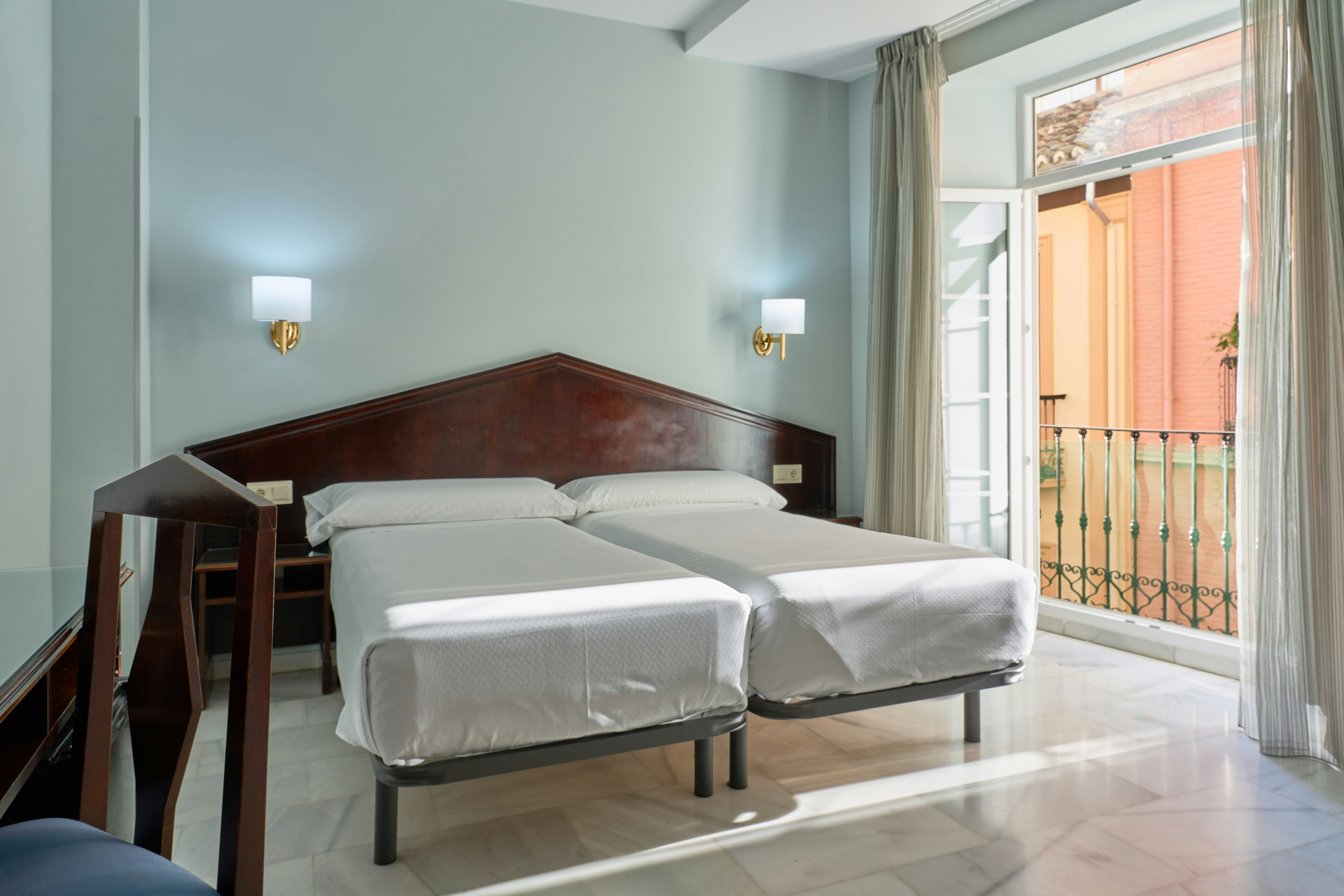 Navas Hotel 34/82