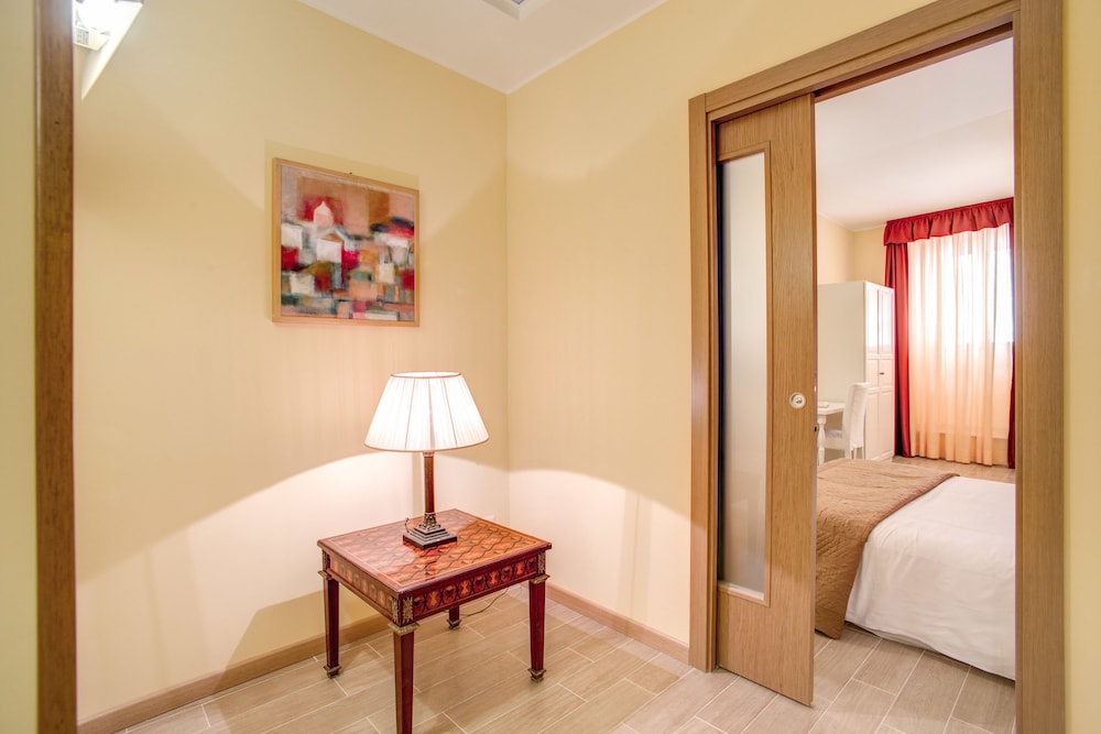 TOP FLOOR NAVONA 27/43