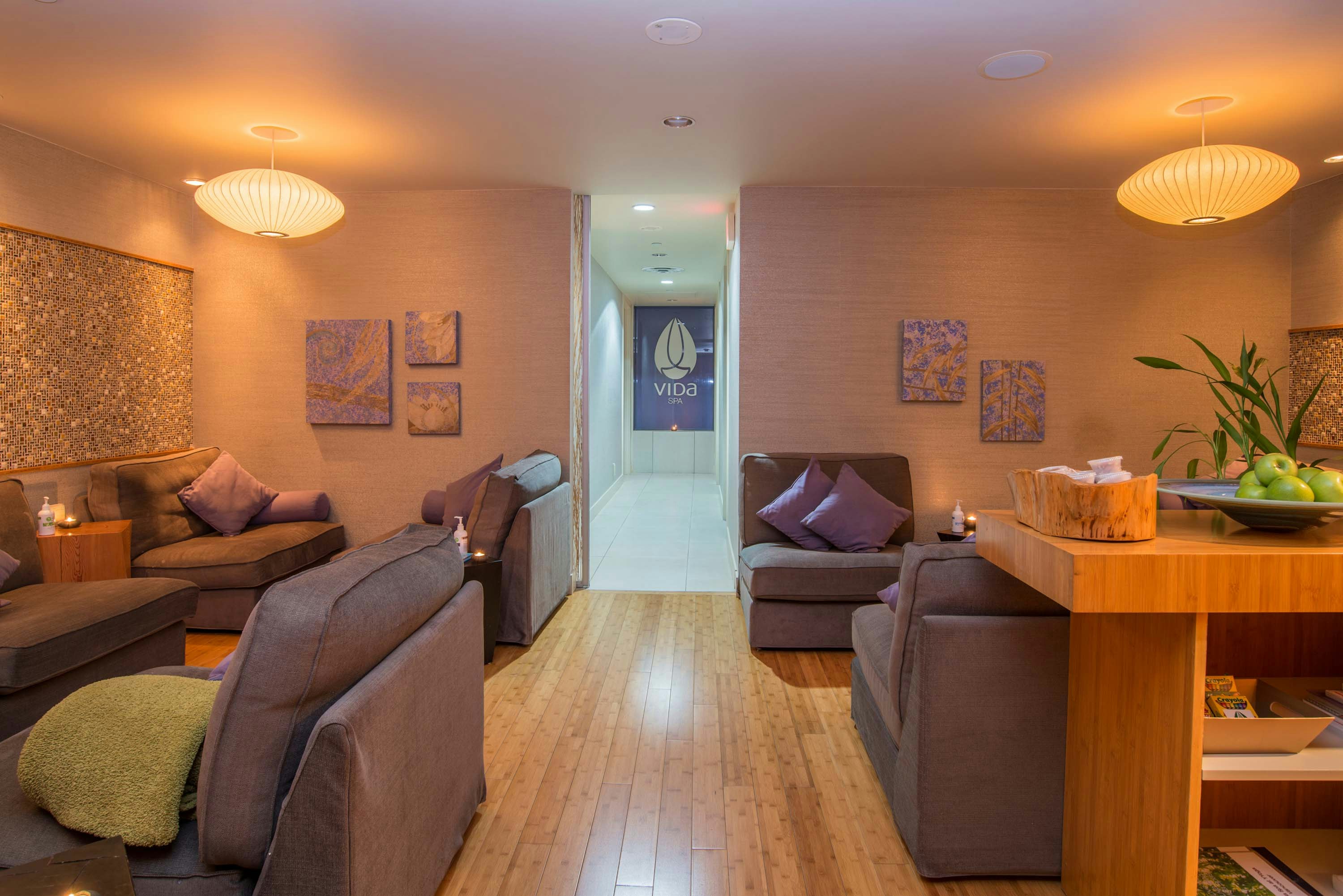 Sutton Place Hotel 37/55