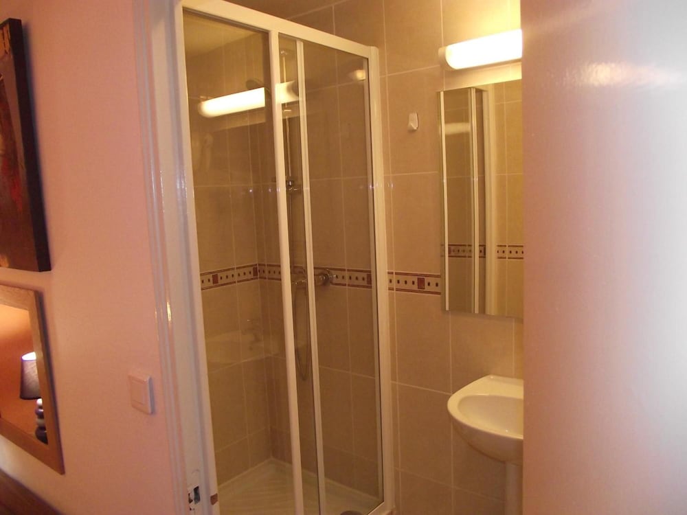 LE NOUVEL HOTEL DU THEATRE 48/48