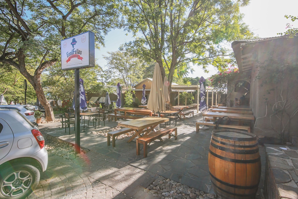 The Village Courtyard Suites 21/30