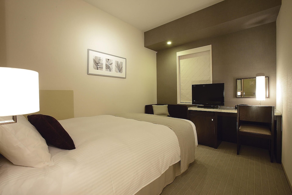 MODERATE, DOUBLE BED