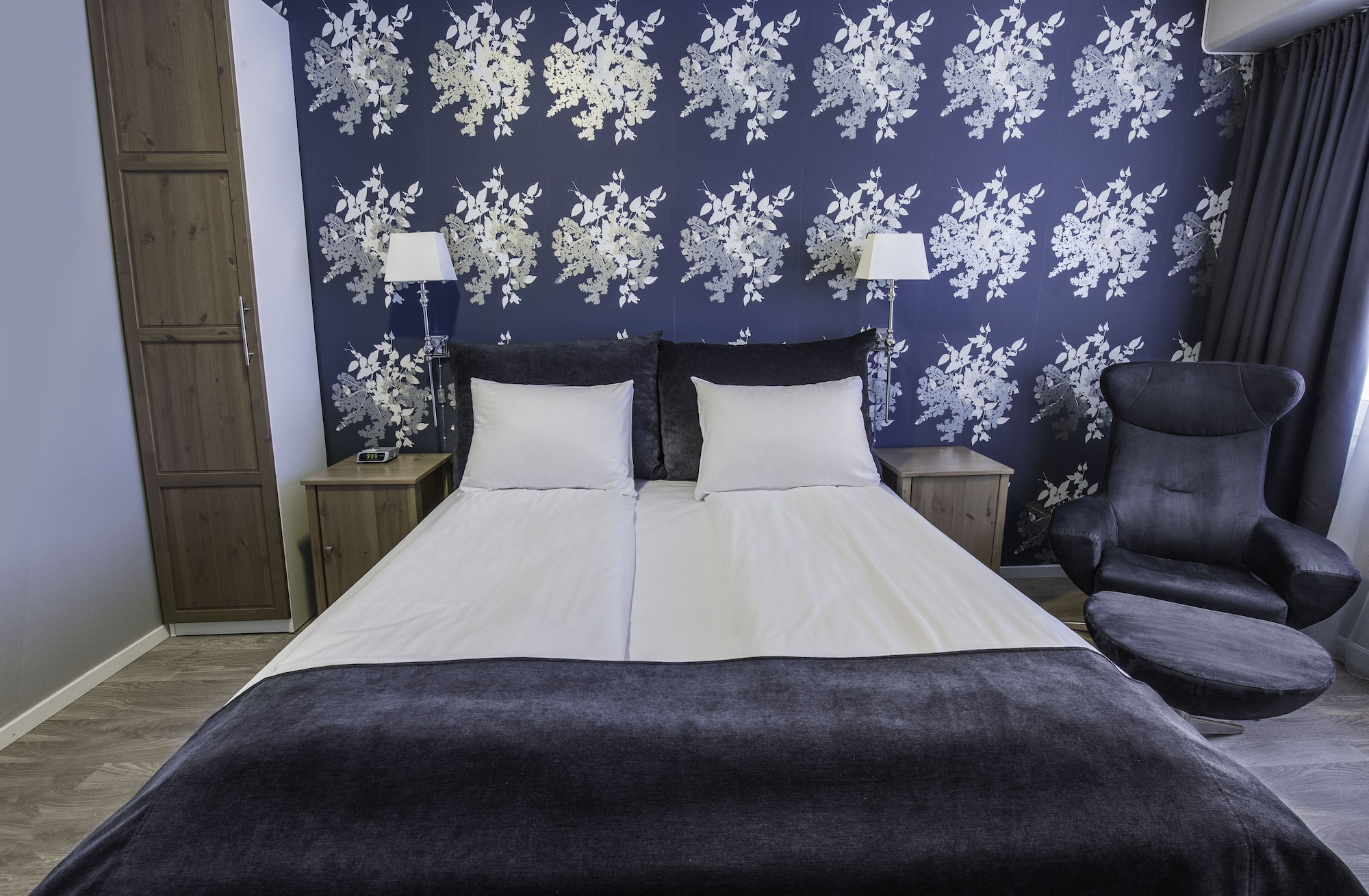 Suite, Double Bed, Living Area, Balcony