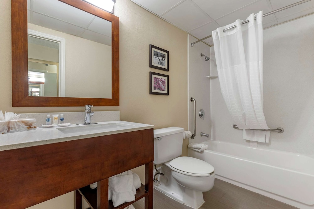 Comfort Inn Charlotte Airport Uptown 9/40
