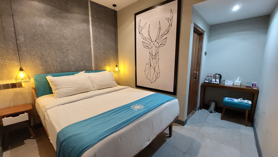 Smart, Double Bed, No View, No Window