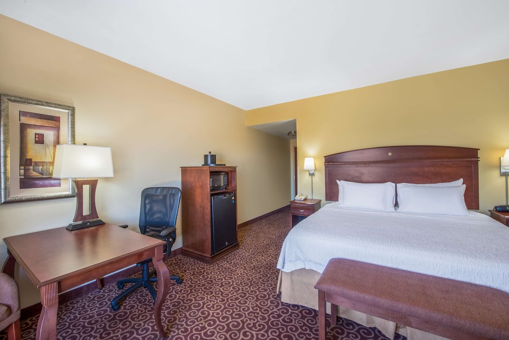 Hampton Inn Suites Oklahoma City South 16/39