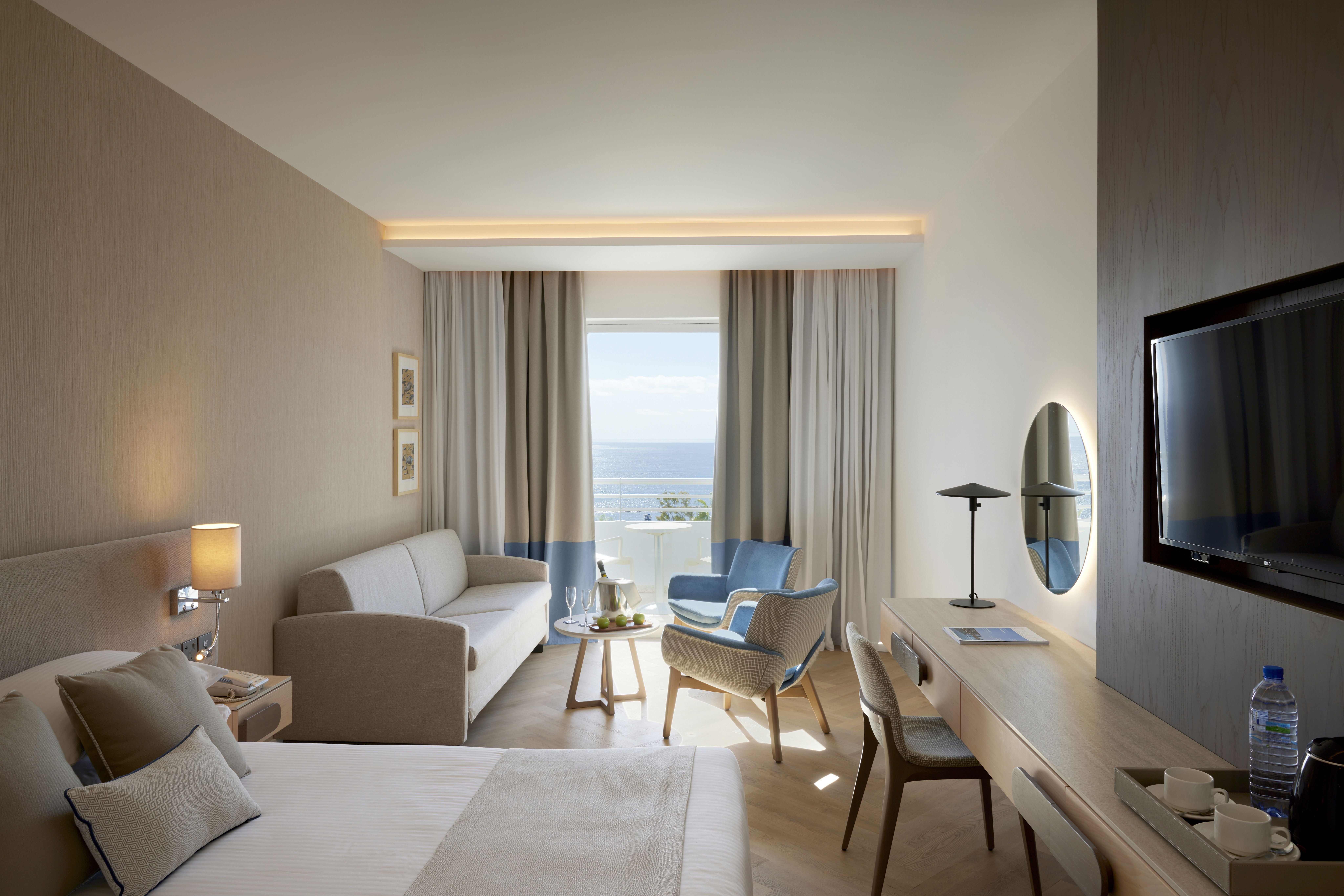 Premium, Pool and Sea View