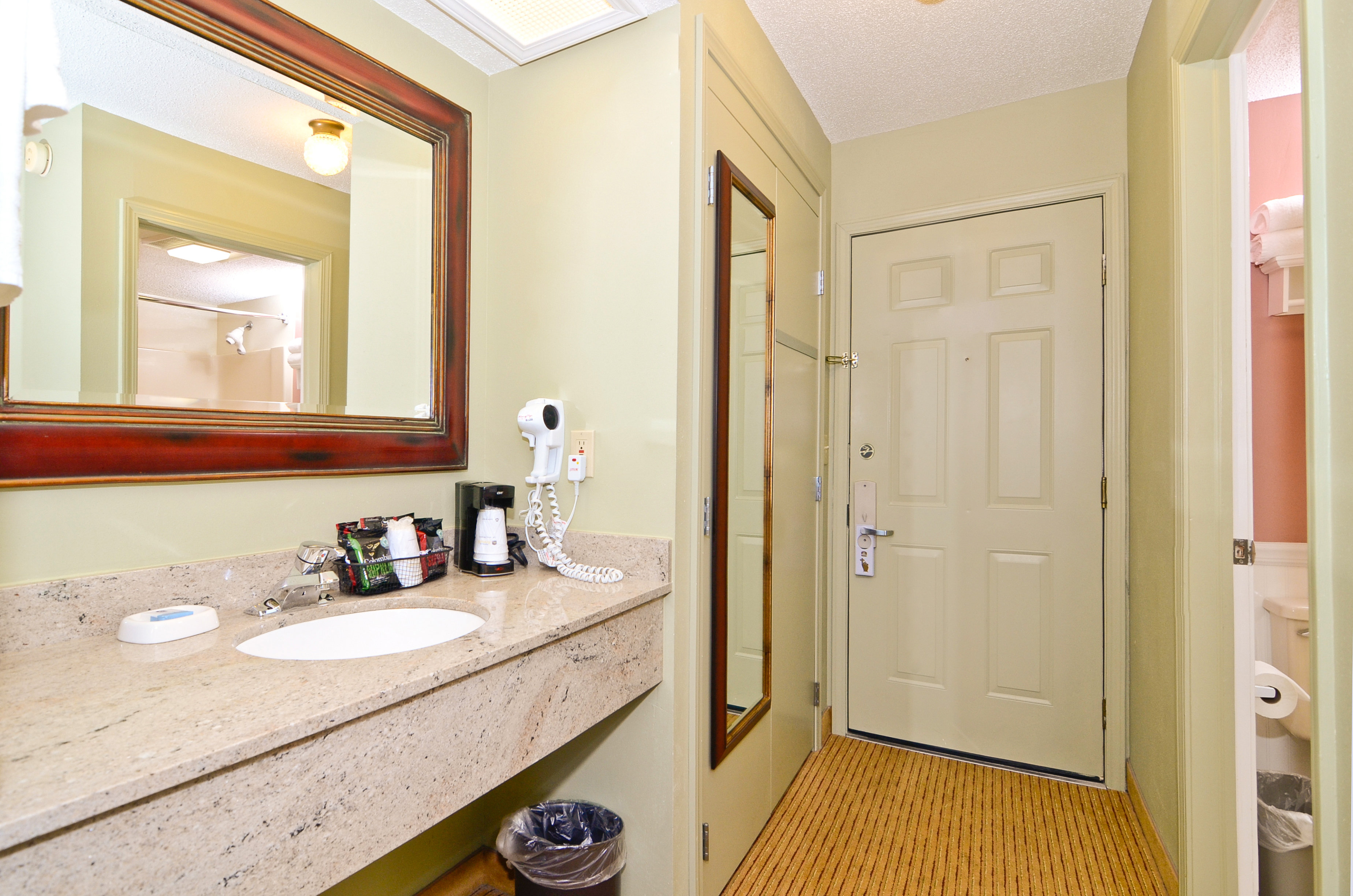Best Western Plus Concord Inn 74/75