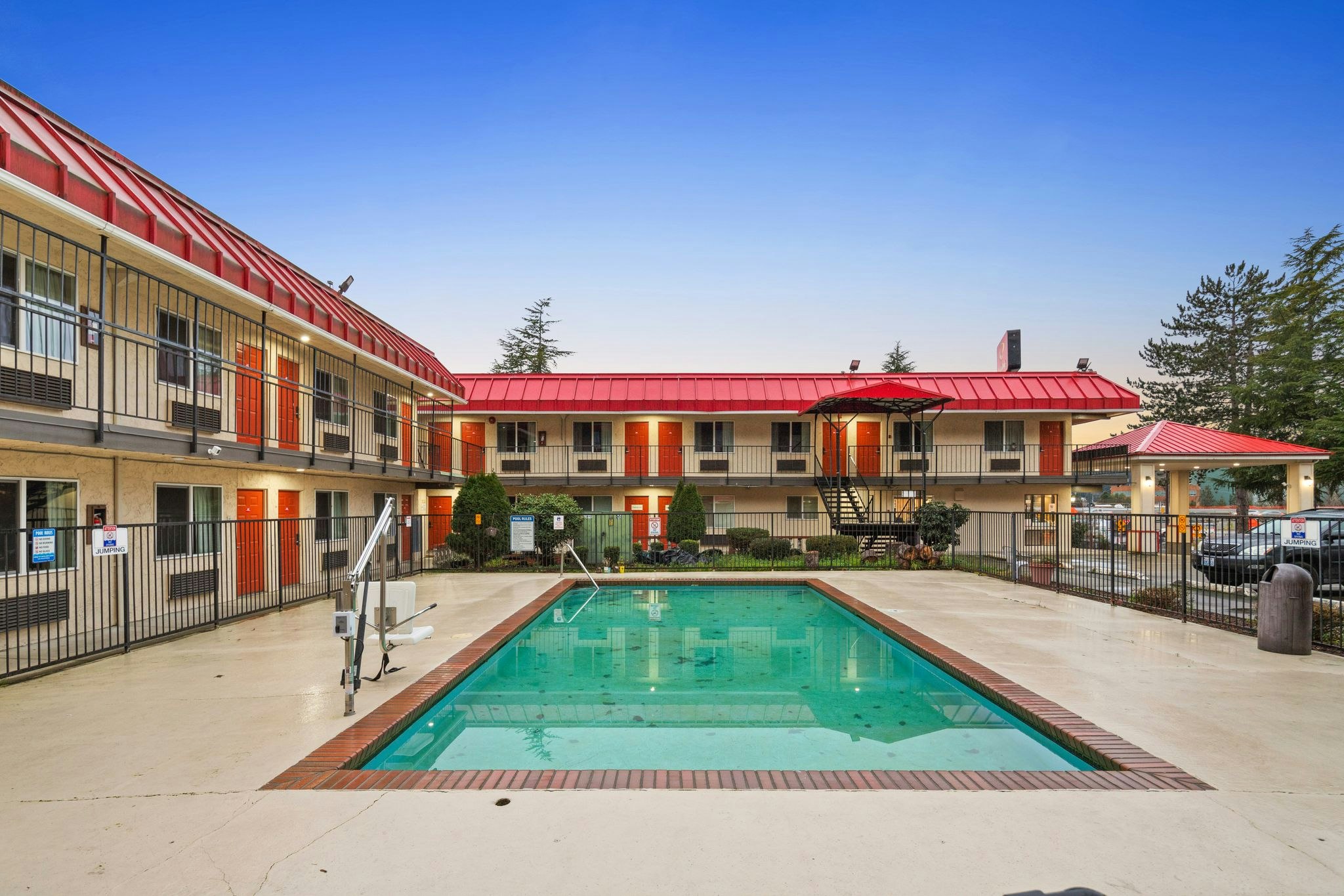 Inn at Lake Washington By OYO I-405 8/27