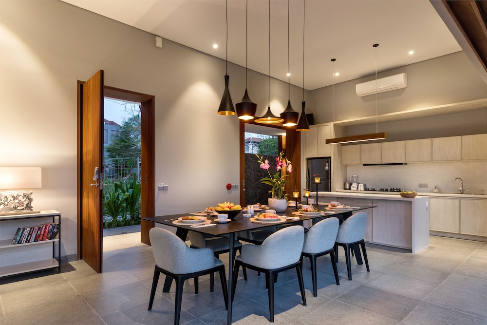 Amarin Seminyak 40/45