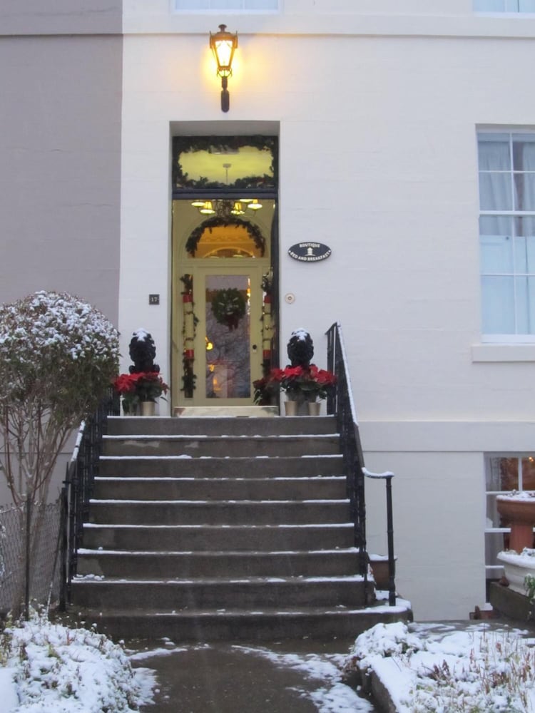 The Townhouse 3/46