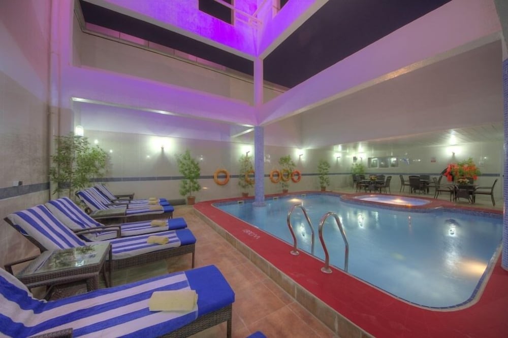 swimming pool spa