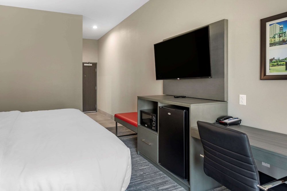 Comfort Inn & Suites Olive Branch Old Towne 16/39