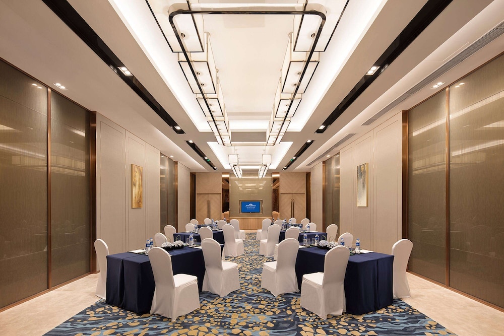 Howard Johnson by Wyndham Jimei Lake Plaza Xiamen 40/51