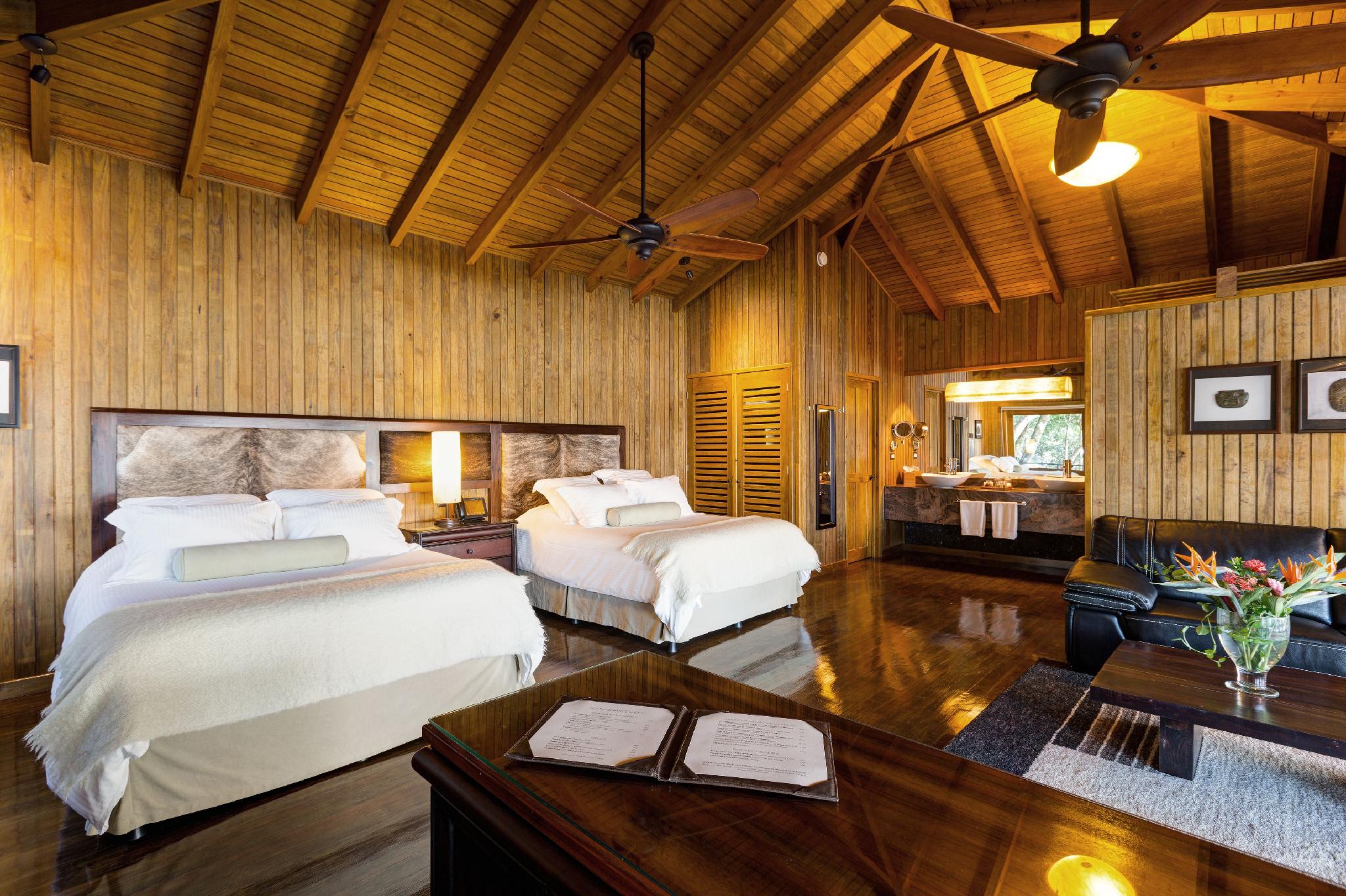 Master, Suite, Double Bed, Water Front